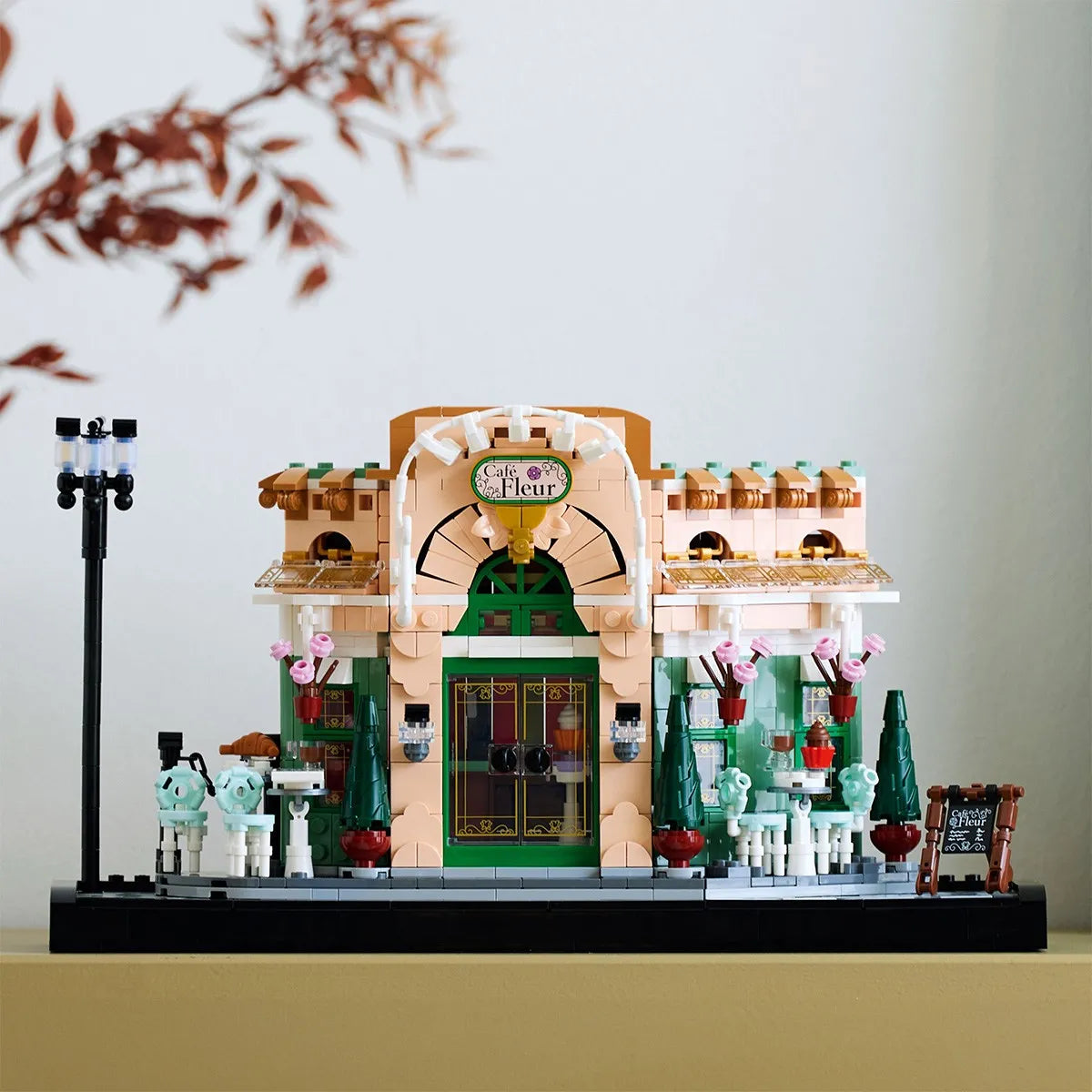 LEGO ICONS CAFENEA FRANTUZEASCA 10362, LEGO ICONICS