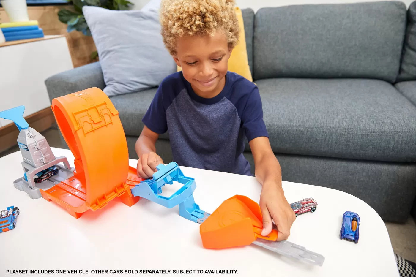 HOT WHEELS CIRCUIT RAPID CU LANSATOR PENTRU CASCADORII SI MASINUTA EXCLUSIVA, HOT WHEELS - ACTION
