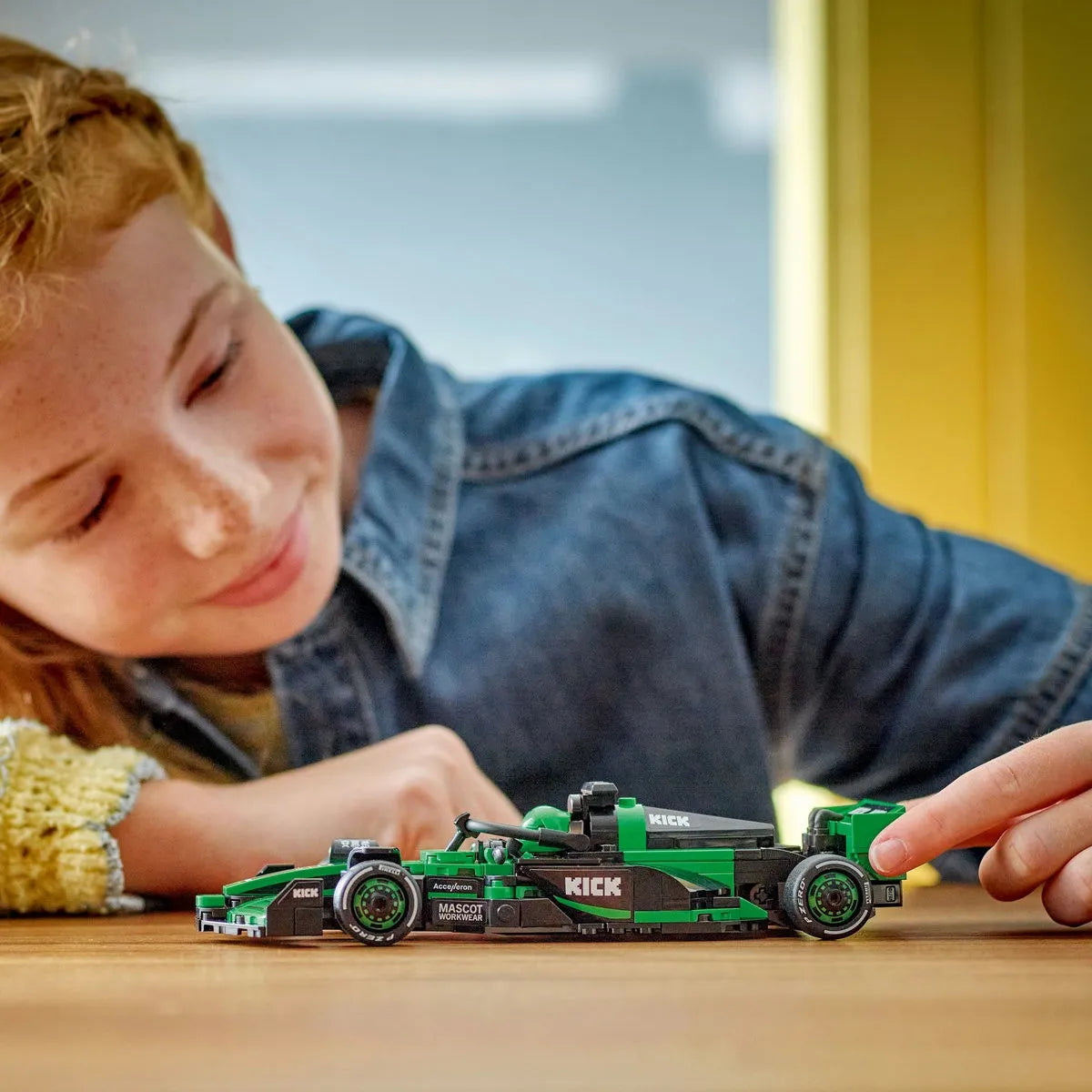 LEGO SPEED CHAMPIONS MASINA DE CURSE F1 KICK SAUBER 77247, LEGO SPEED CHAMPIONS