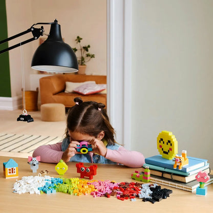 LEGO CLASSIC CUTIA CREATIVITATII SI A VESELIEI 11042, LEGO CLASSIC