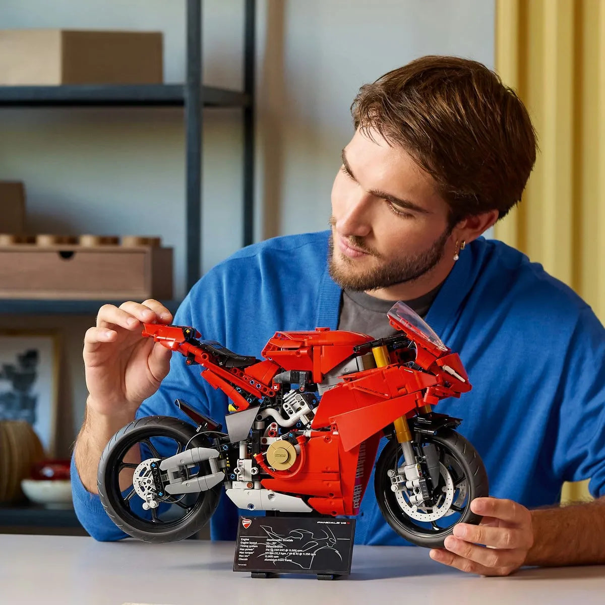 LEGO TECHNIC MOTOCICLETA DUCATI PANIGALE V4 S 42202, LEGO TECHNIC