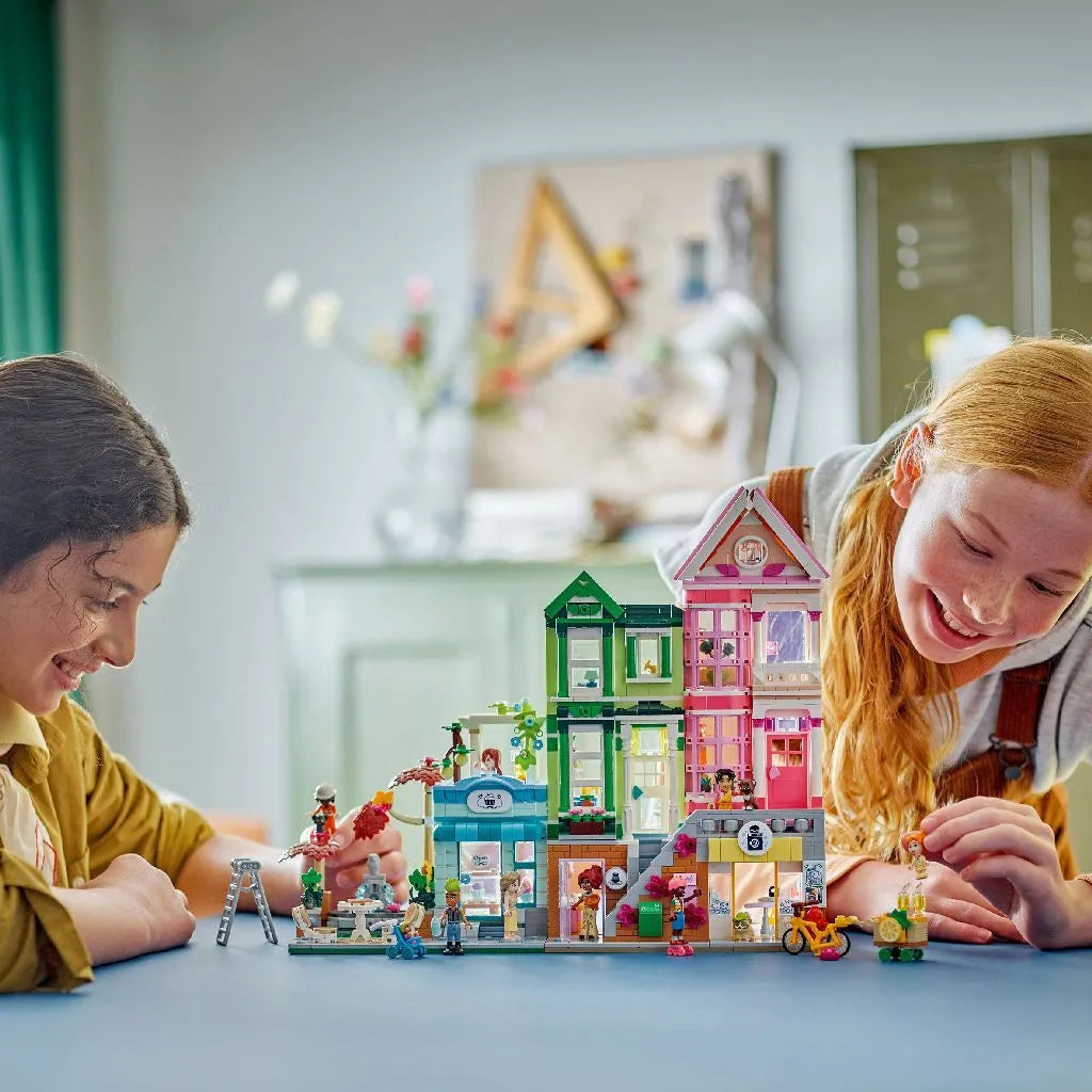 LEGO FRIENDS APARTAMENTE SI MAGAZINE ÎN ORASUL HEARTLAKE 42670, LEGO FRIENDS