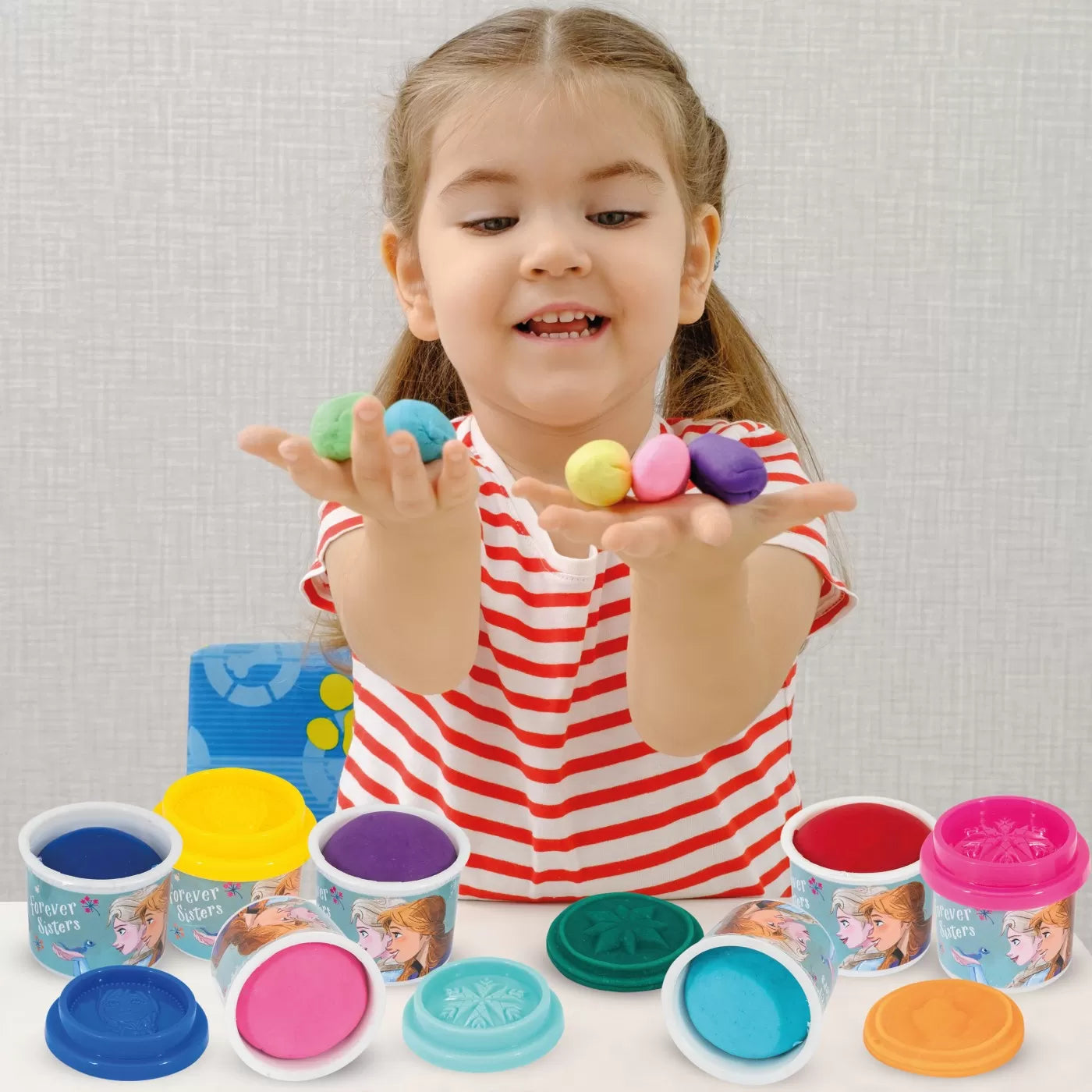 10 BORCANASE DE PLASTILINA FROZEN IN PUNGA DE PLASTIC, AS
