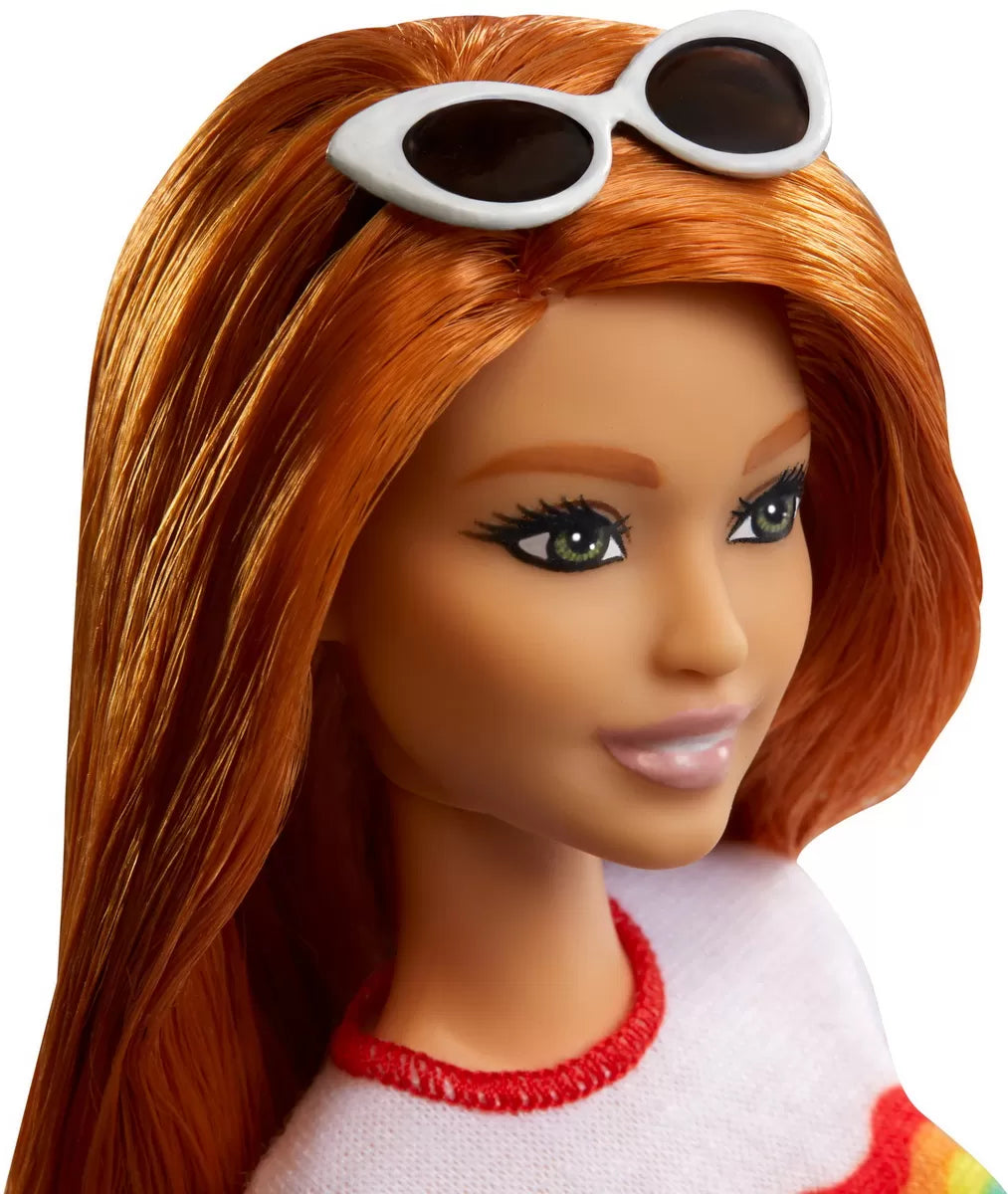 PAPUSA BARBIE FASHIONISTA CU FUSTITA SI TRICOU CURCUBEU, BARBIE - FASHIONISTAS