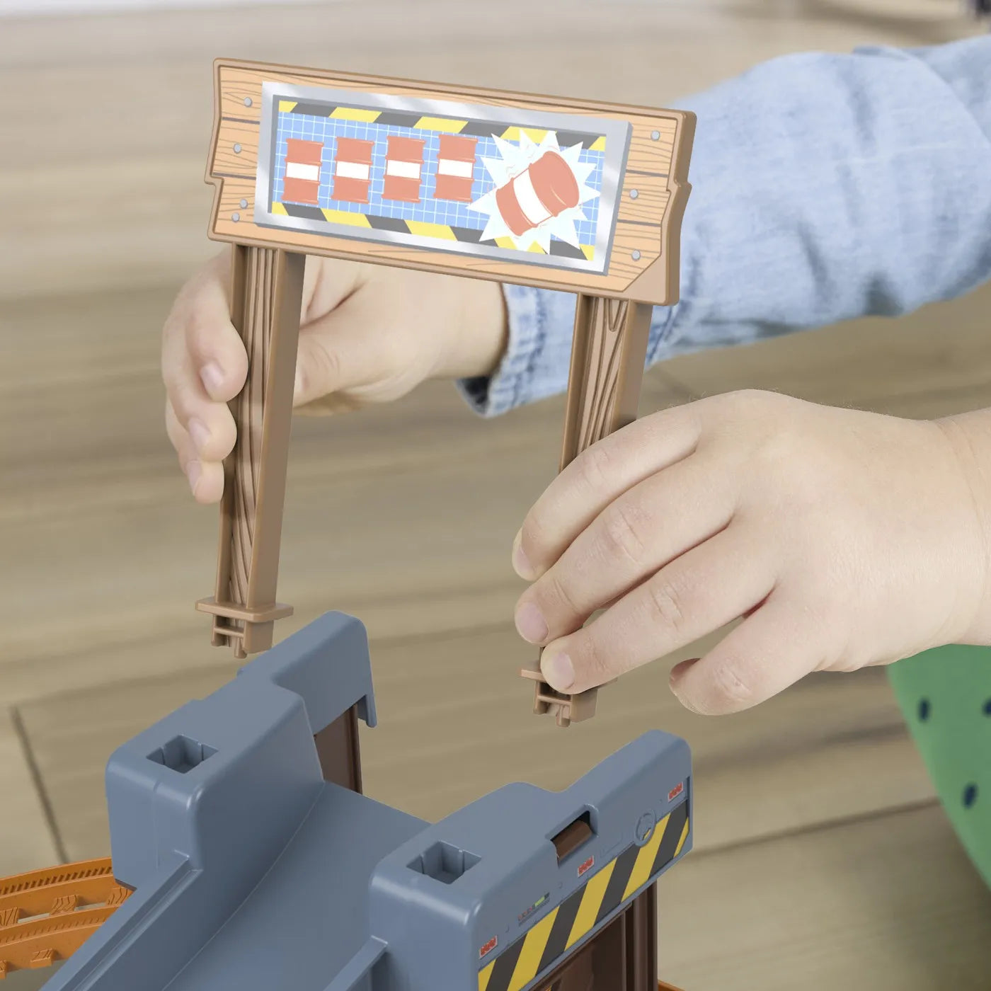 THOMAS SET DE CONSTRUCTIE RIDICA SI INCARCA MARFA CU DIESEL , THOMAS - THOMAS
