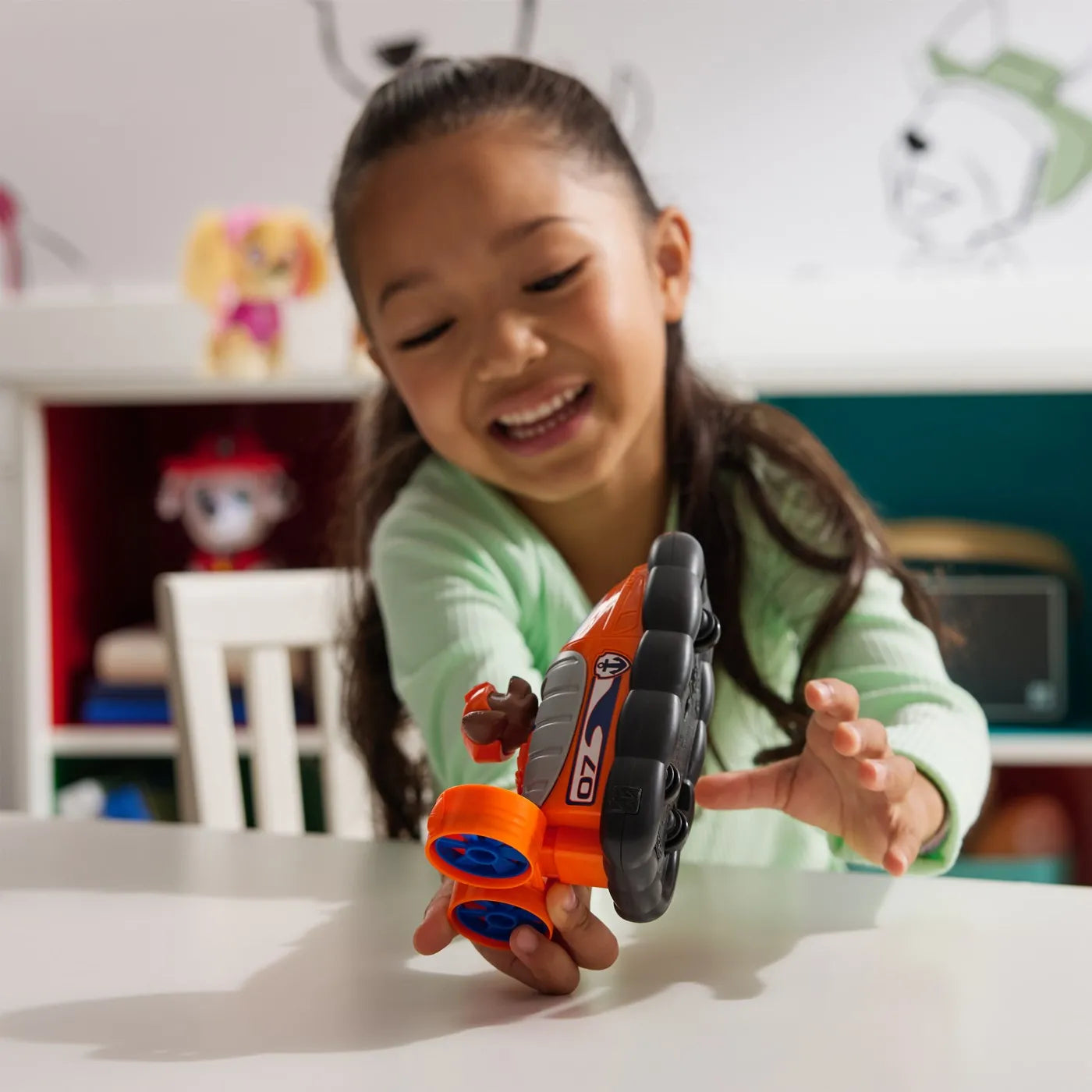 PATRULA CATELUSILOR SET VEHICUL DE BAZA HOVERCRAFT SI FIGURINA ZUMA, PATRULA CATELUSILOR