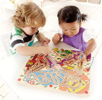 HAPE LABIRINT MAGNETIC ZOO&#39;M - DISTRACTIE LA DUBLU, HAPE