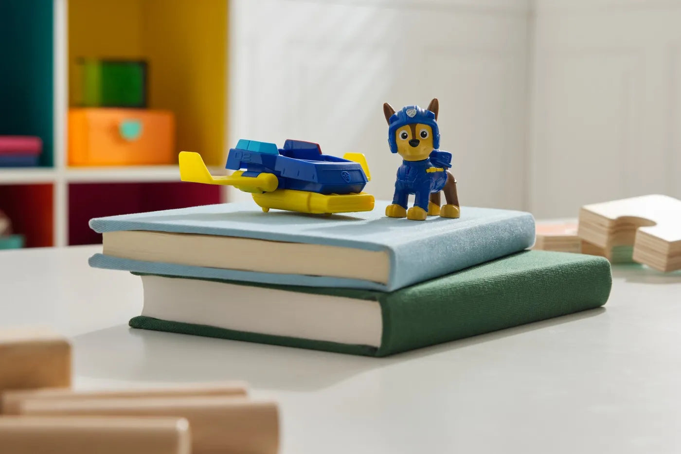 PATRULA CATELUSILOR ACTION PUPS SET VEHICUL DE SALVARE HOVERBOARD SI FIGURINA CHASE 5 CM, PATRULA CATELUSILOR