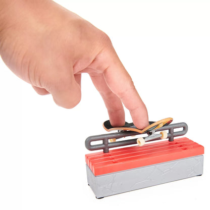 TECH DECK PACHET CU OBSTACOL FINGERBOARD JAMES, TECH DECK