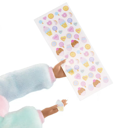 L.O.L. SURPRISE! OMG SWEET NAILS CANDYLICIOUS SPRINKLES SHOP SET PAPUSA CU ACCESORII, LOL SURPRISE