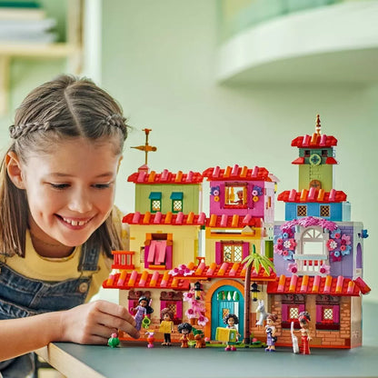 LEGO DISNEY CASA MAGICA A FAMILIEI MADRIGAL 43245, LEGO DISNEY