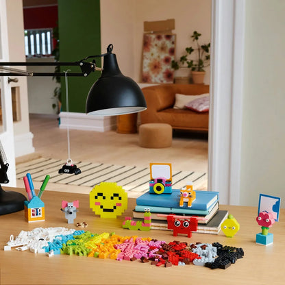LEGO CLASSIC CUTIA CREATIVITATII SI A VESELIEI 11042, LEGO CLASSIC