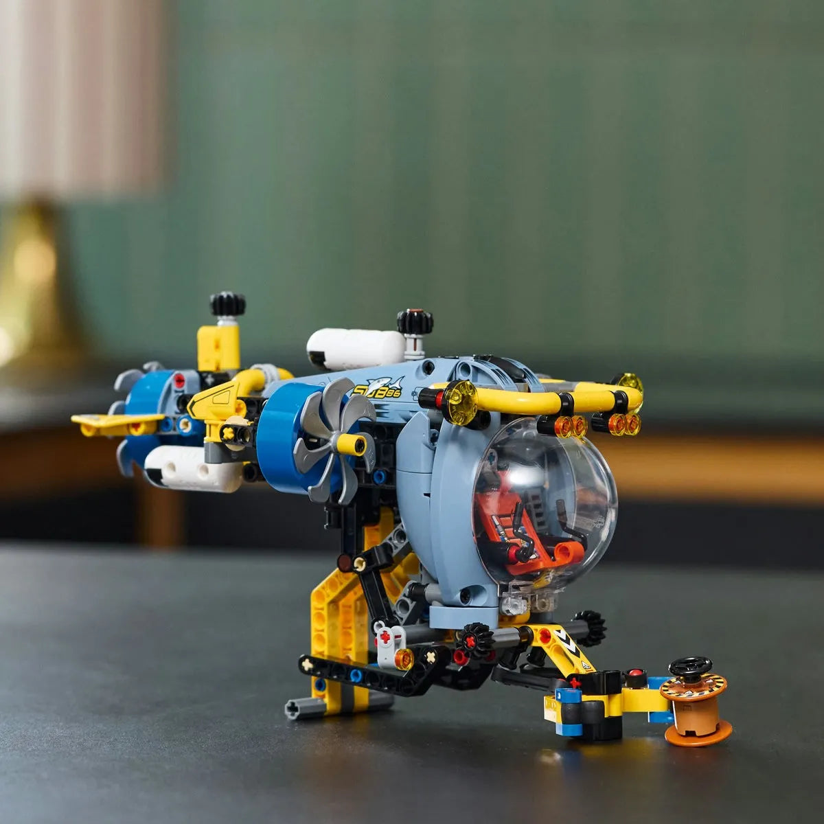 LEGO TECHNIC SUBMARIN DE CERCETARE 42201, LEGO TECHNIC