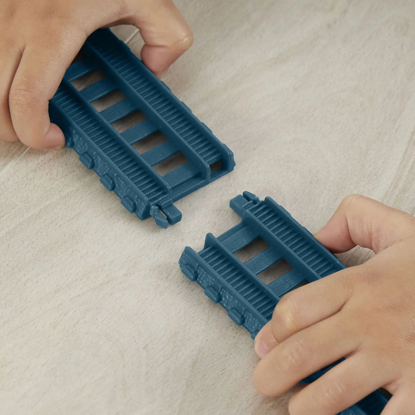 THOMAS SET DE CONSTRUCTIE RIDICA SI INCARCA MARFA CU DIESEL , THOMAS - THOMAS