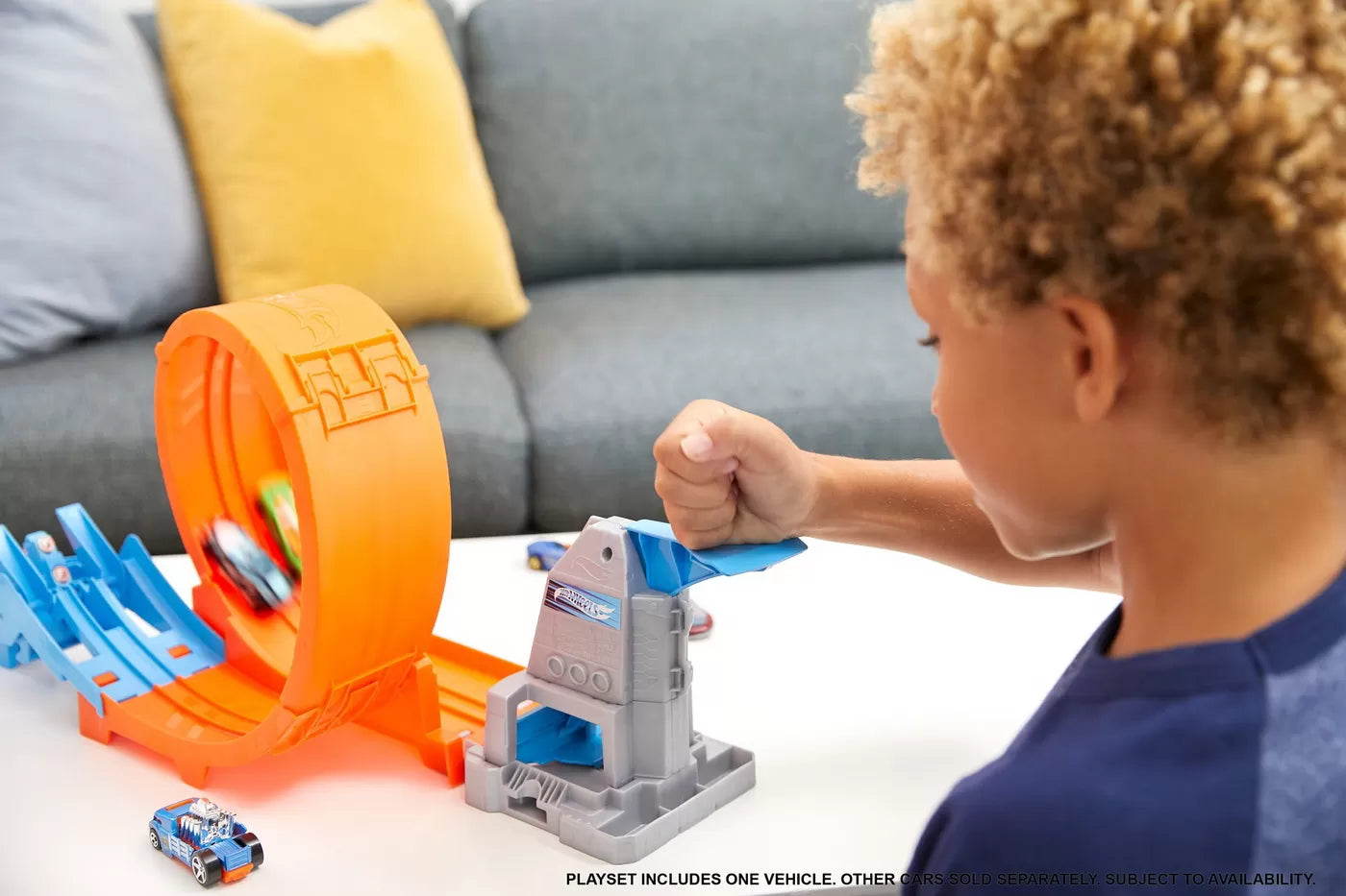 HOT WHEELS CIRCUIT RAPID CU LANSATOR PENTRU CASCADORII SI MASINUTA EXCLUSIVA, HOT WHEELS - ACTION