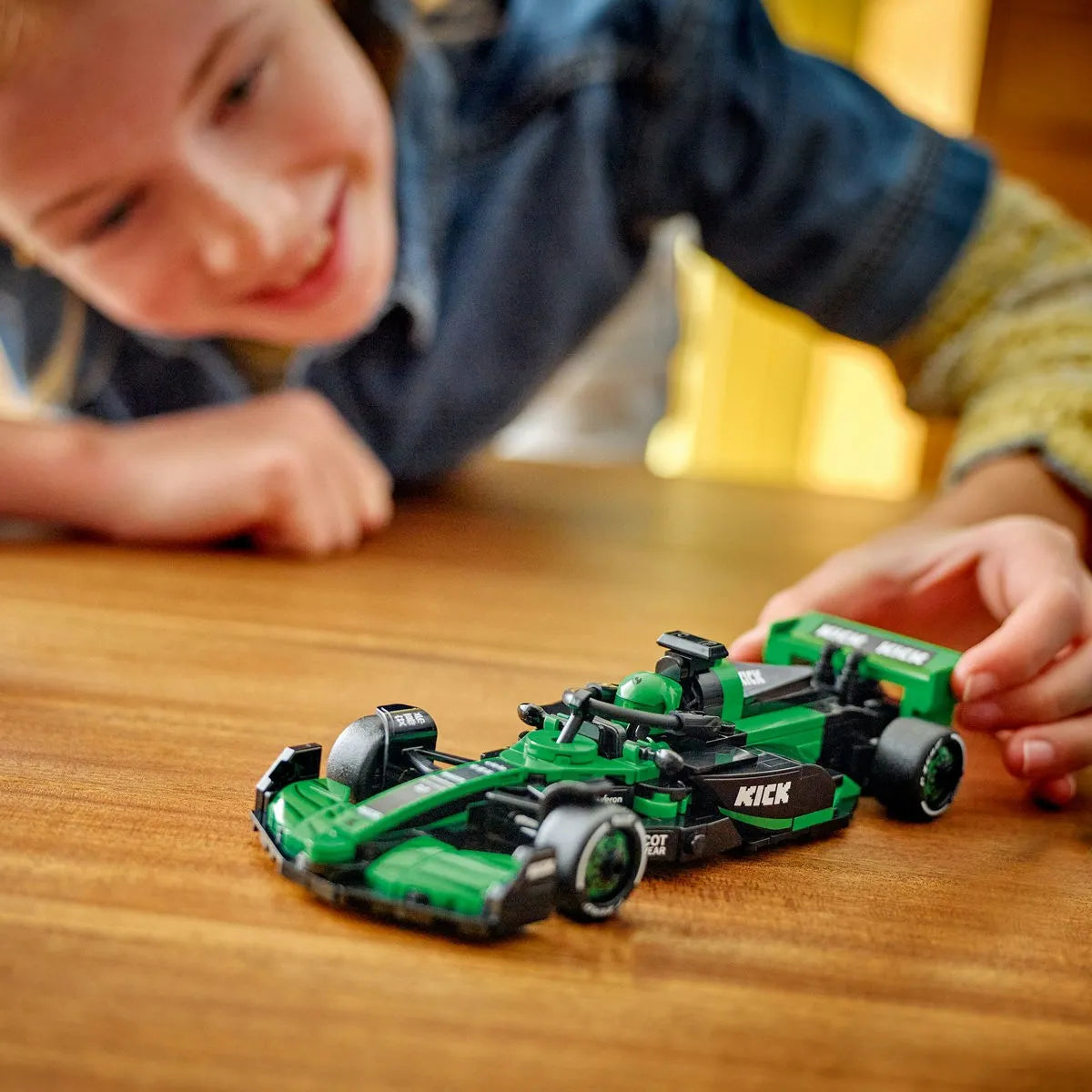 LEGO SPEED CHAMPIONS MASINA DE CURSE F1 KICK SAUBER 77247, LEGO SPEED CHAMPIONS