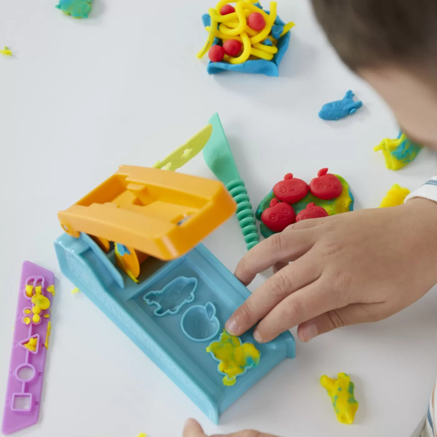 PLAY-DOH STARTERS FABRICA DE DISTRACTIE, PLAY-DOH