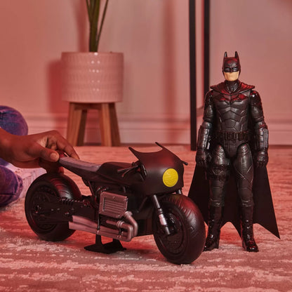 BATMAN FILM MOTOCICLETA LUI BATMAN SI FIGURINA BATMAN 30CM, BATMAN