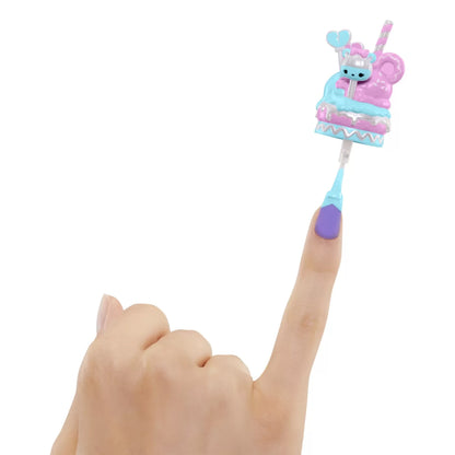 L.O.L. SURPRISE! OMG SWEET NAILS CANDYLICIOUS SPRINKLES SHOP SET PAPUSA CU ACCESORII, LOL SURPRISE