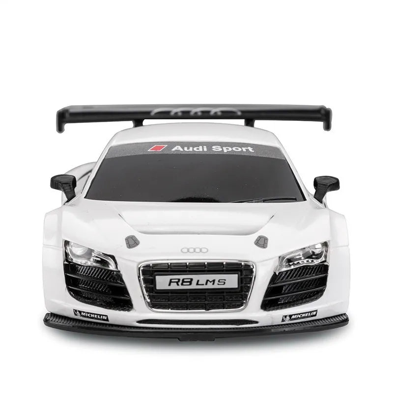 MASINUTA METALICA AUDI R8 ARGINTIE SCARA 1 LA 24, RASTAR METAL 1:24