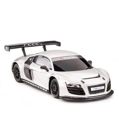 MASINUTA METALICA AUDI R8 ARGINTIE SCARA 1 LA 24, RASTAR METAL 1:24