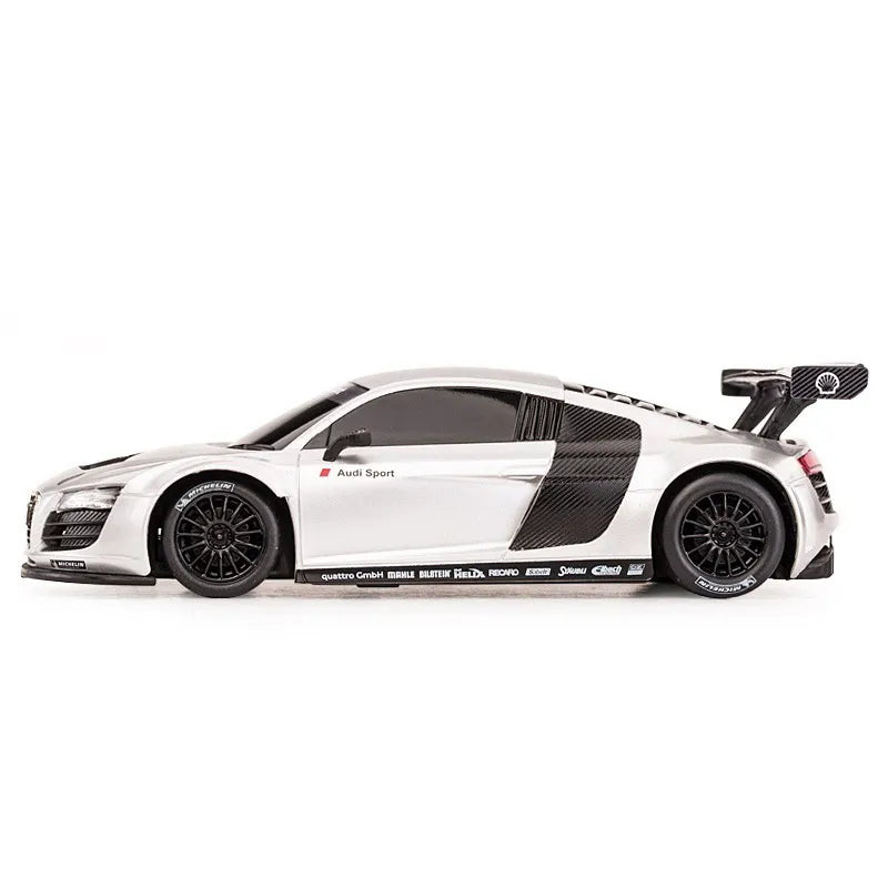 MASINUTA METALICA AUDI R8 ARGINTIE SCARA 1 LA 24, RASTAR METAL 1:24