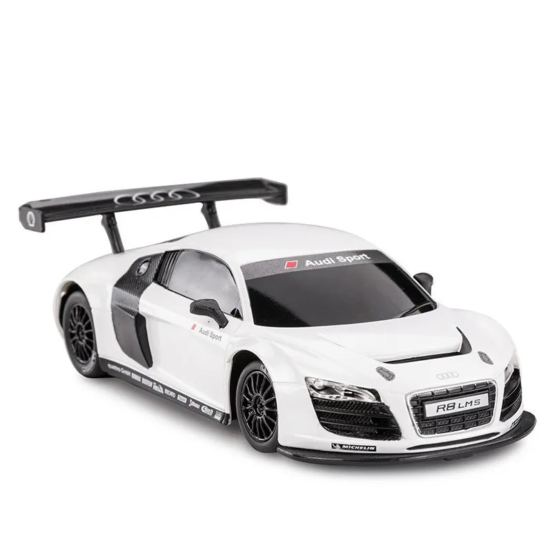 MASINUTA METALICA AUDI R8 ARGINTIE SCARA 1 LA 24, RASTAR METAL 1:24