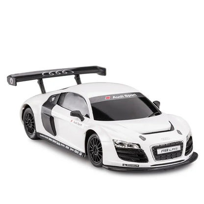 MASINUTA METALICA AUDI R8 ARGINTIE SCARA 1 LA 24, RASTAR METAL 1:24