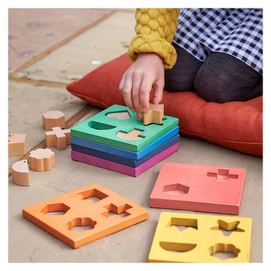 Shape Stacker, placi din lemn cu forme pentru sortat, Tickit
